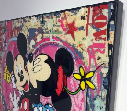 Micha-Baker-Hug-and-kiss-1-Galerie-Hunold.JPG