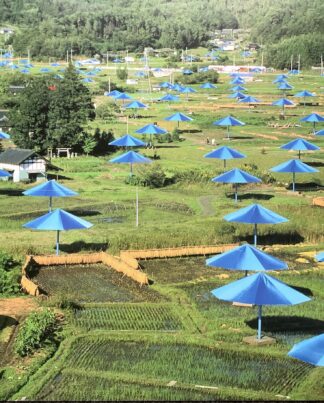 Christo Umbrellas blau