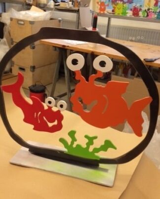 Patrick Preller Aquarium mit zwei Fischen Metall Skulptur Galerie Hunold